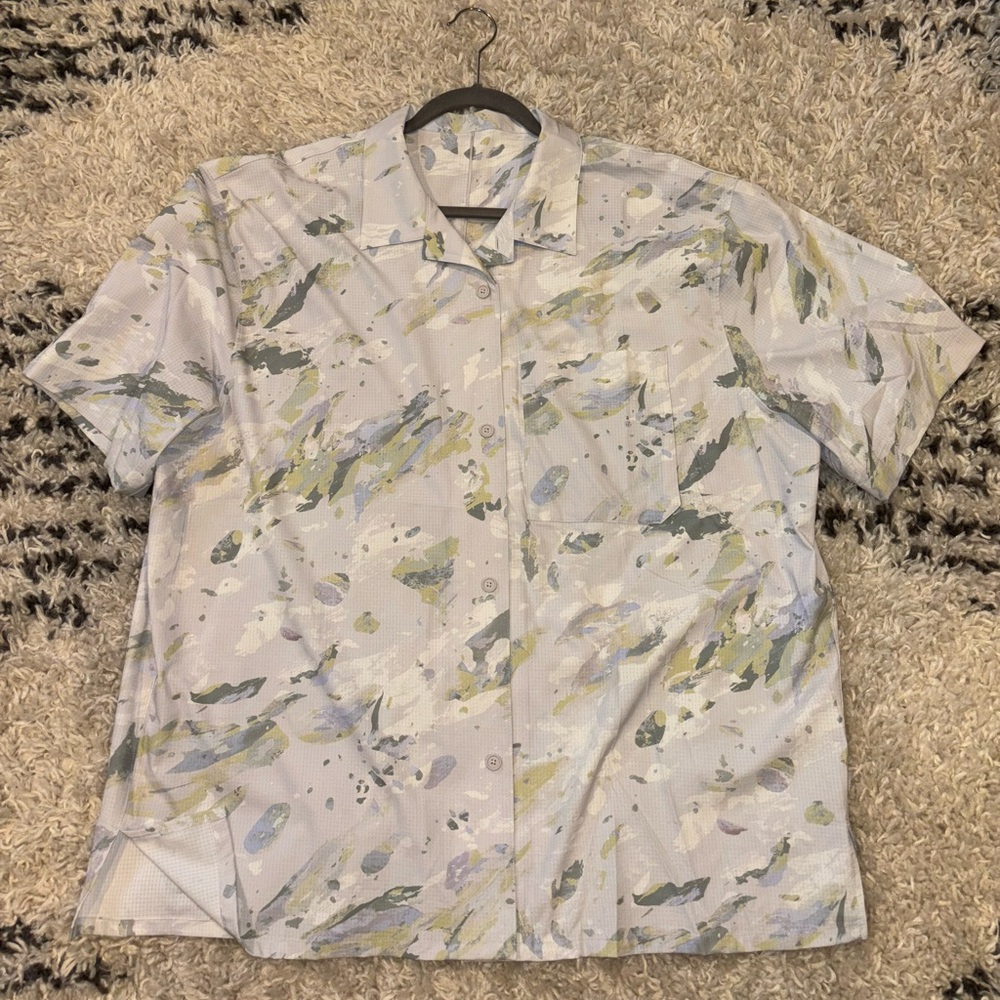Men’s XL Lululemon Multicolor Casual Button Down Shirt
